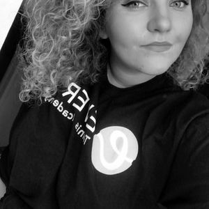 Meet your Posher, Claire